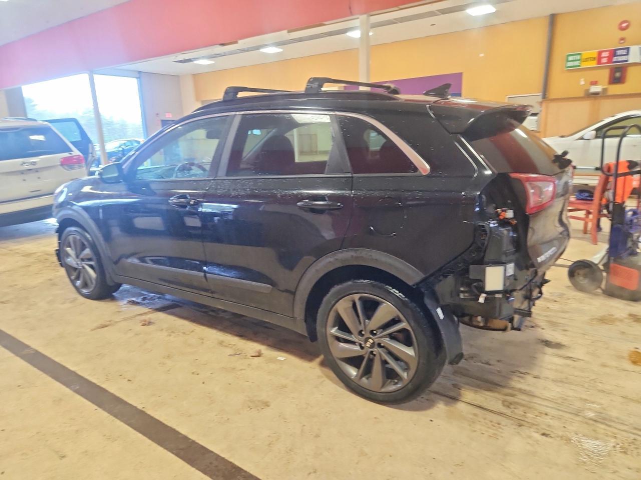 2017 Kia Niro Ex - Image 2