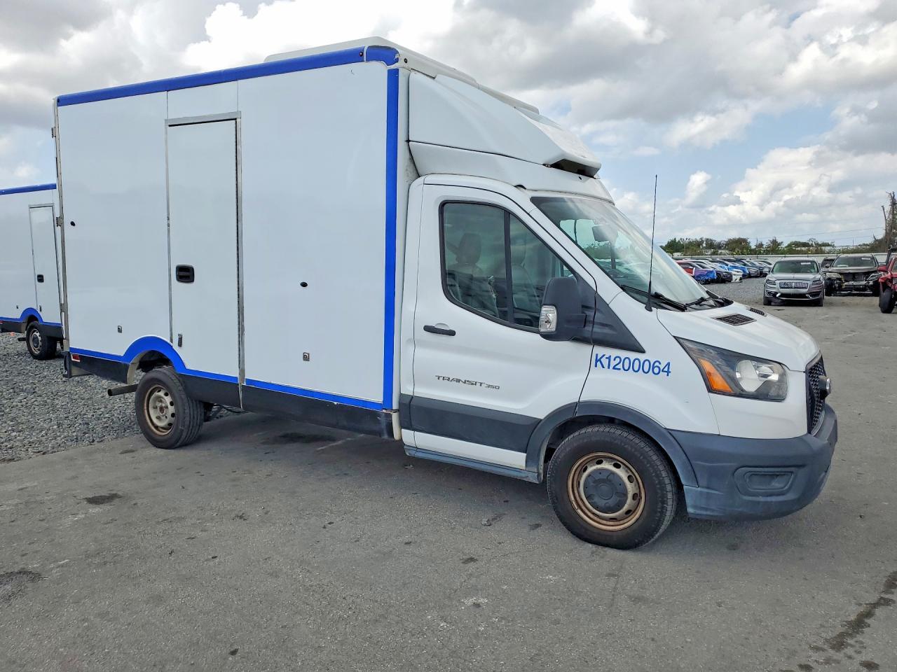 2020 Ford Transit Delivery Truck - Фото 4