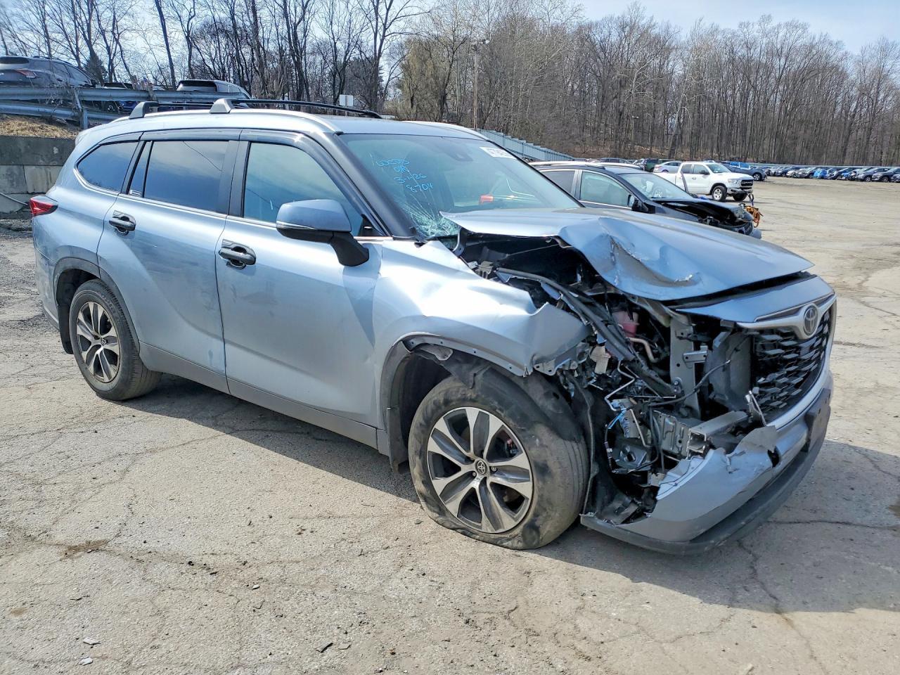 2023 Toyota Highlander L - Image 4