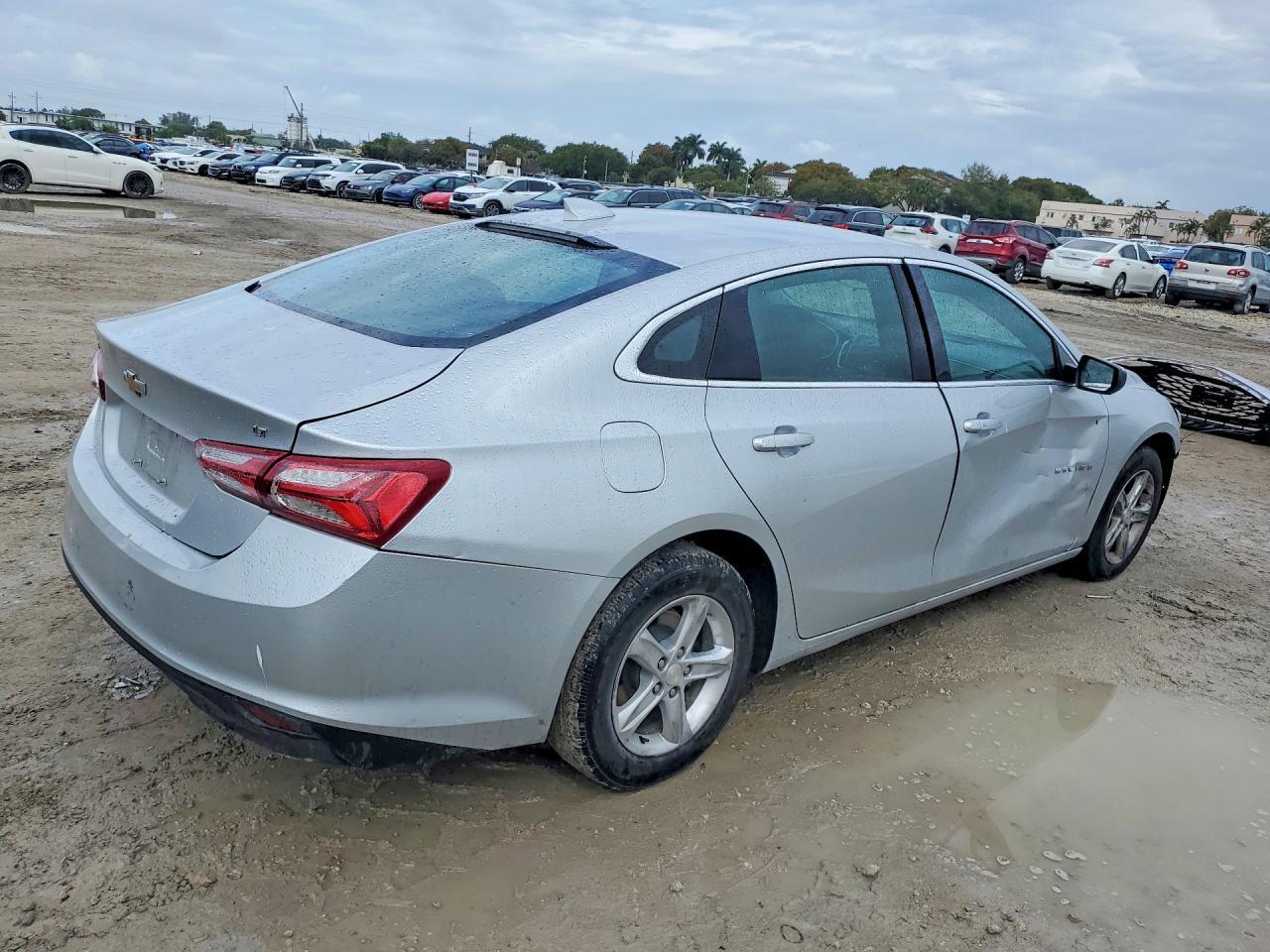 2022 Chevrolet Malibu Lt - Image 3