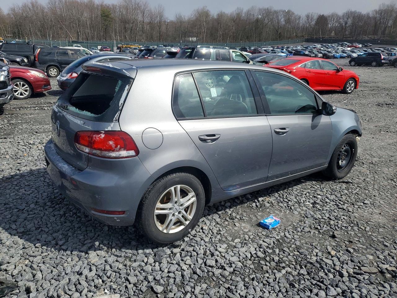 2010 Volkswagen Golf - Фото 3