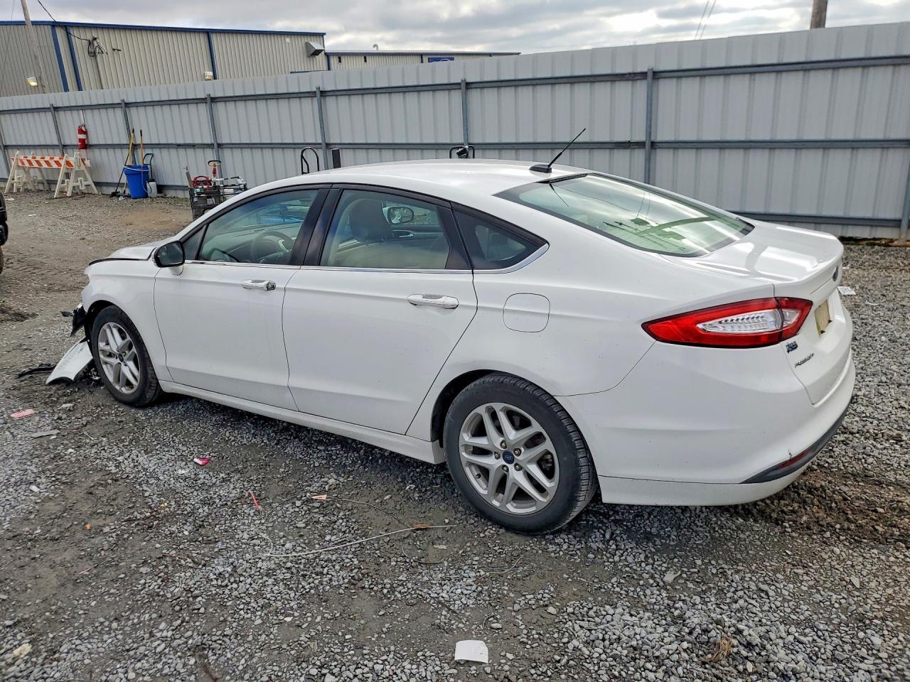 2015 Ford Fusion Se - Фото 2
