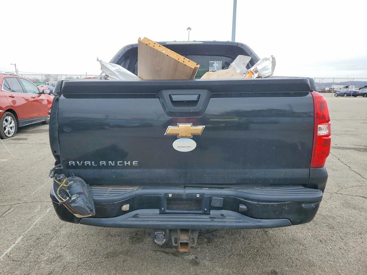 2007 Chevrolet Avalanche C1500 - Image 6