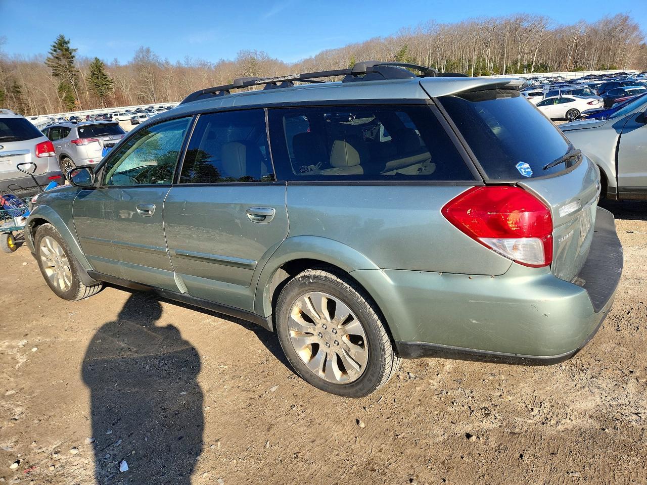 2009 Subaru Outback 2.5I Limited - Image 2