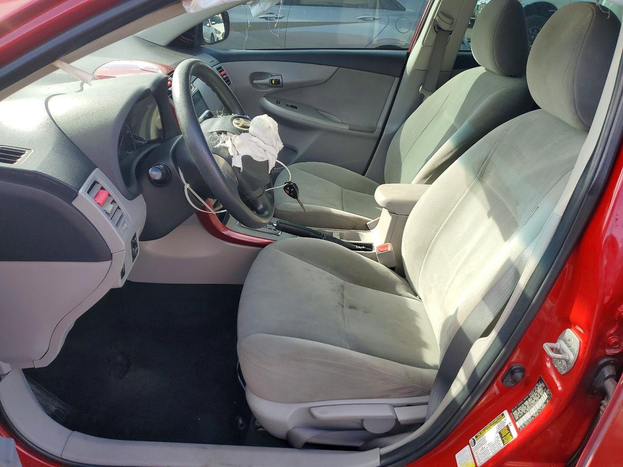 2011 Toyota Corolla Le - Image 7