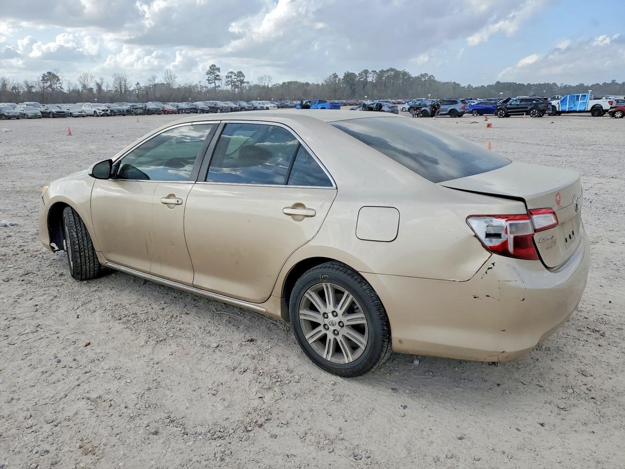 2012 Toyota Camry Le - Image 2