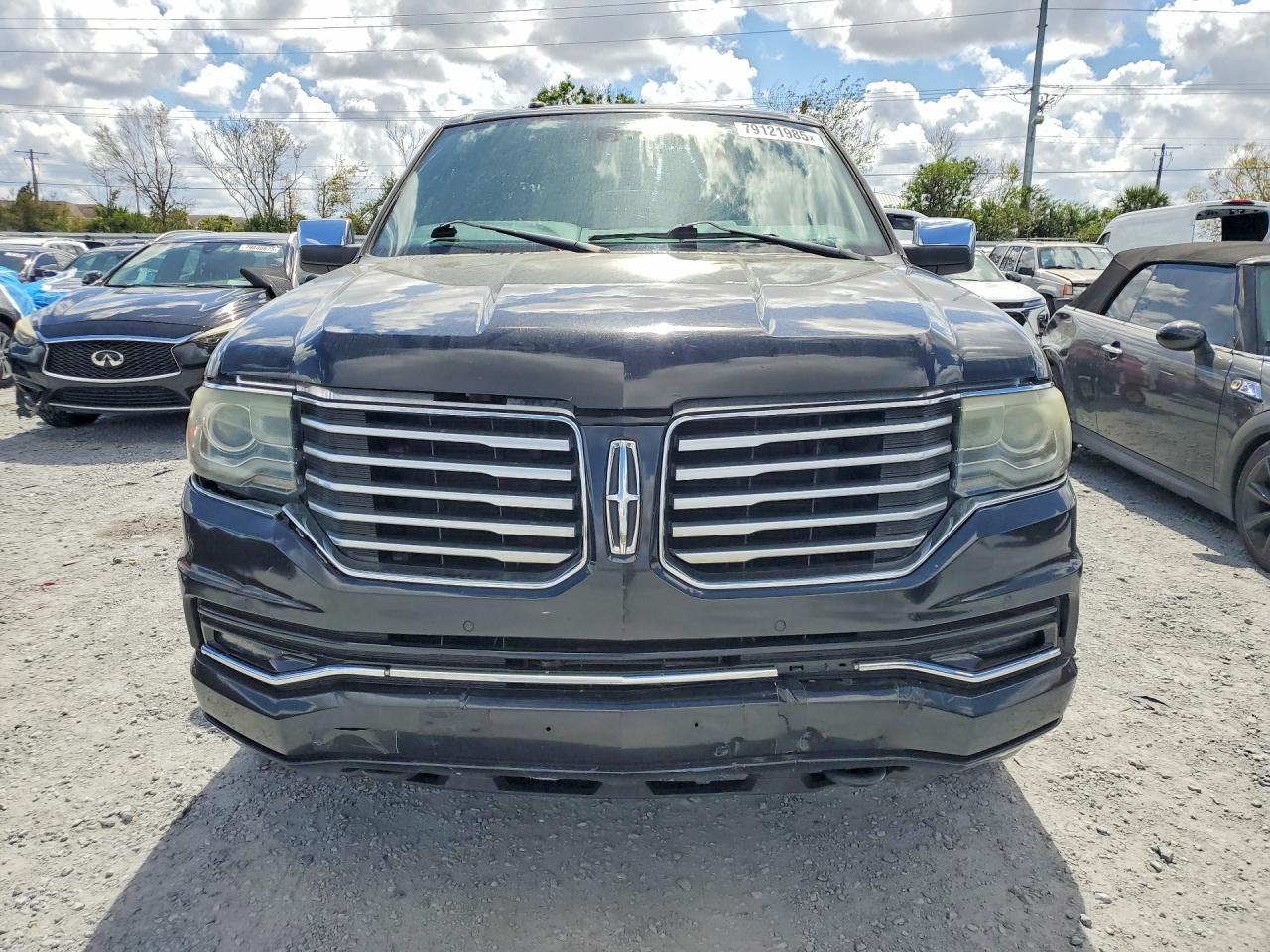 2015 Lincoln Navigator L - Image 5