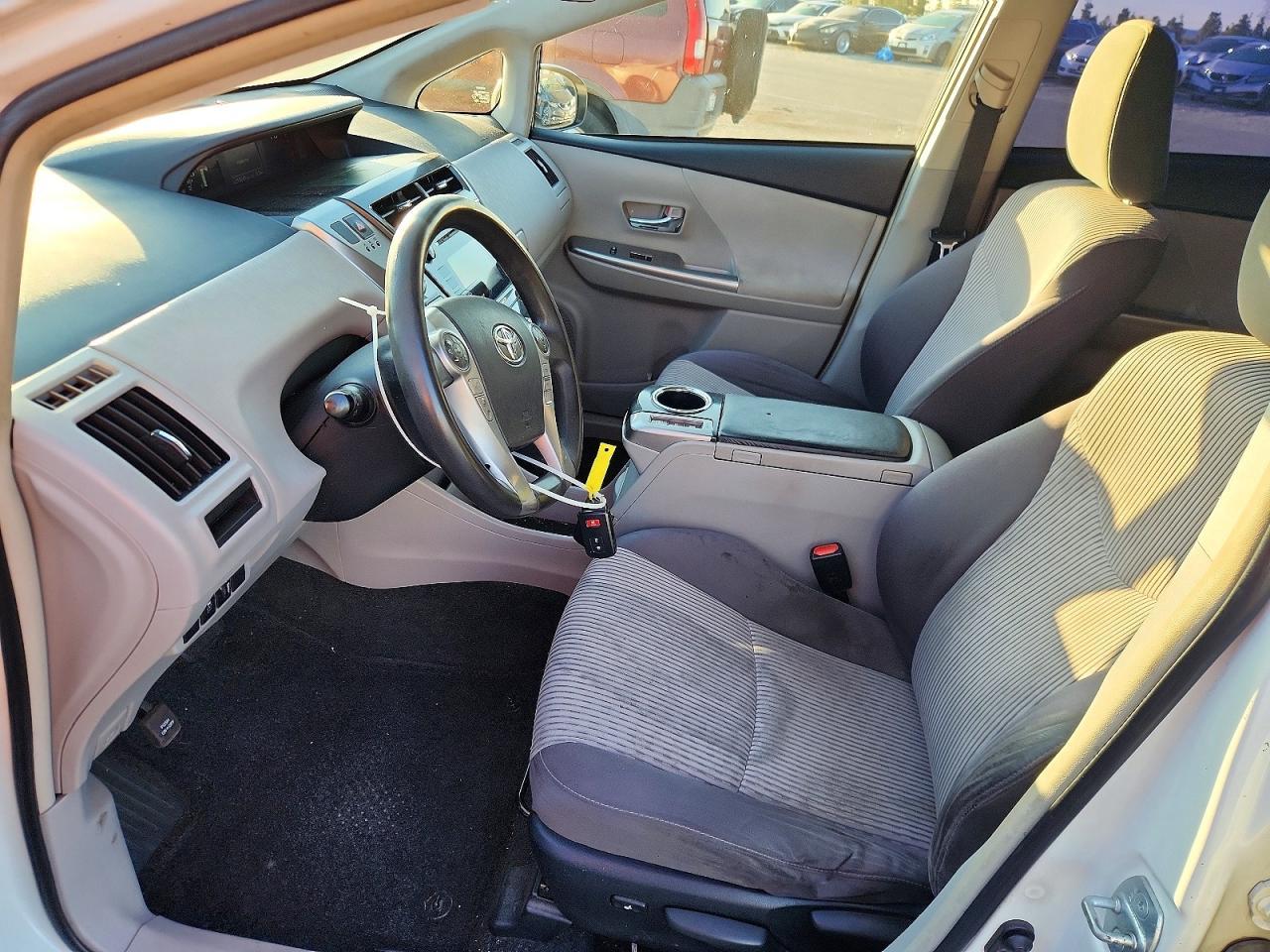 2017 Toyota Prius V Three - Фото 7