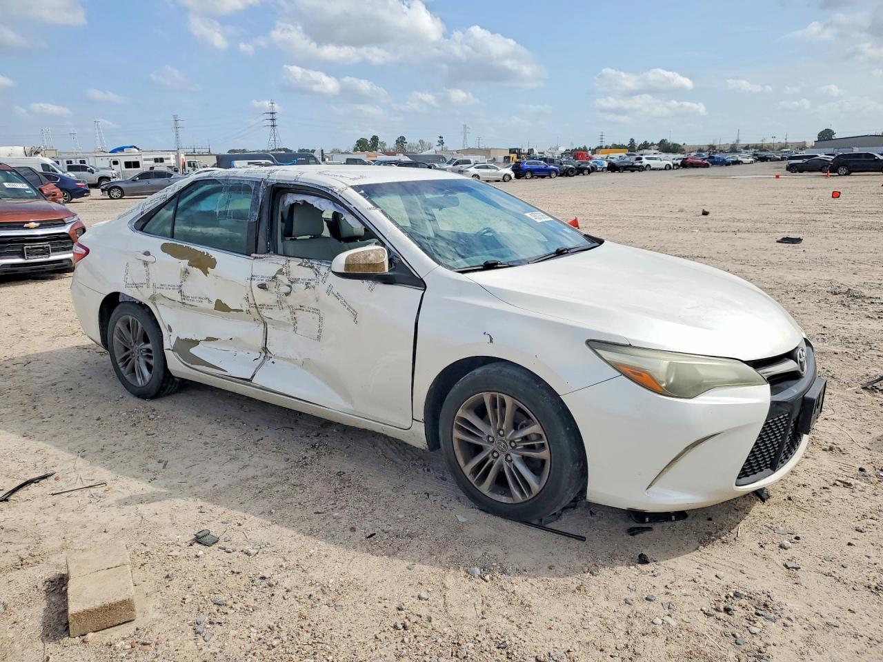 2015 Toyota Camry Se - Фото 4