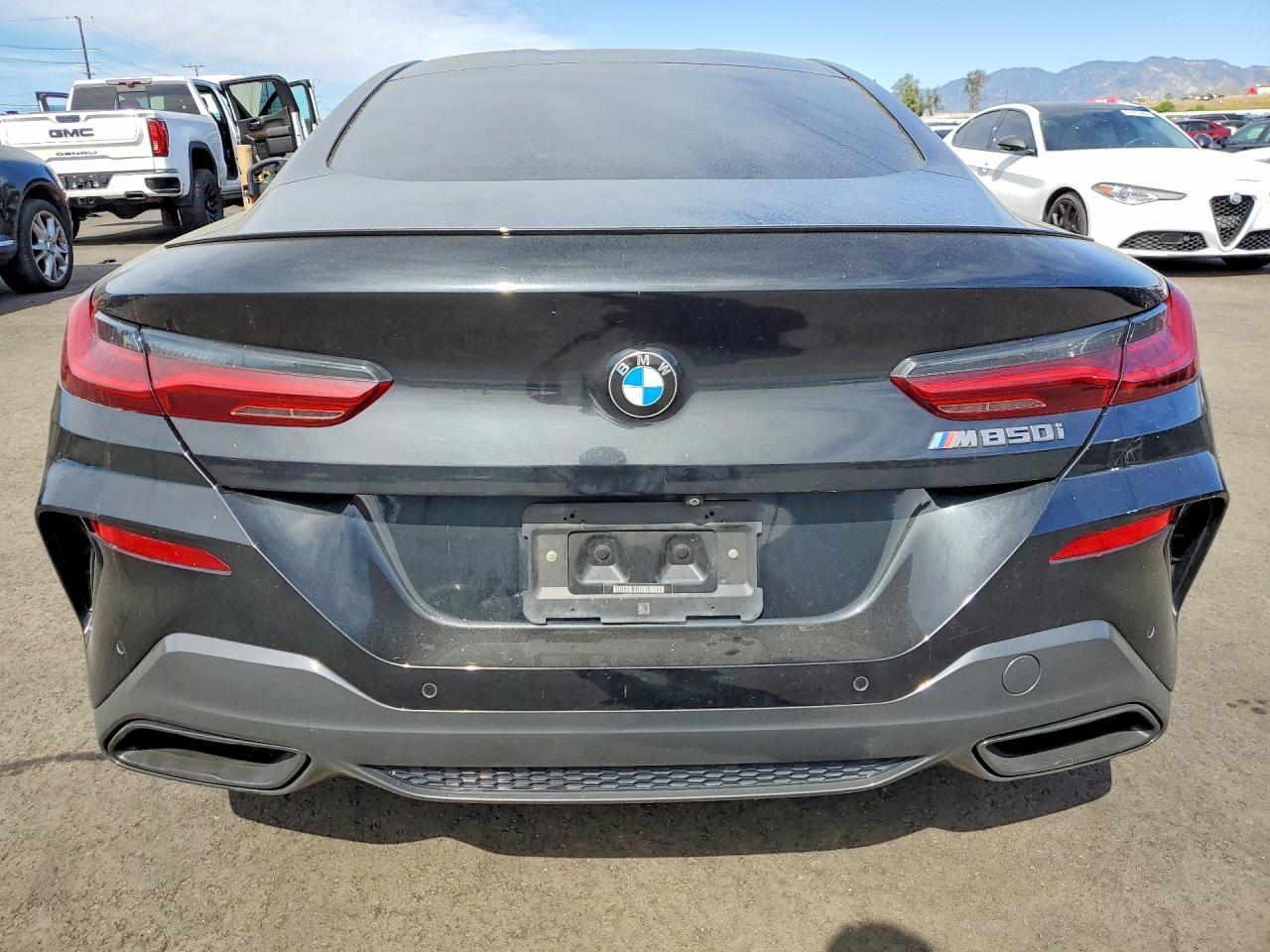 2022 BMW M850Xi - Фото 6