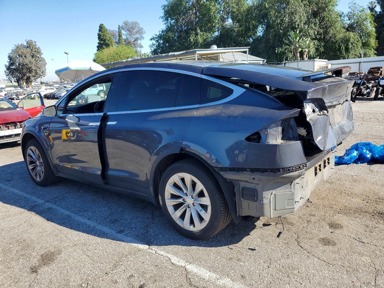 2019 Tesla Model X - Фото 2