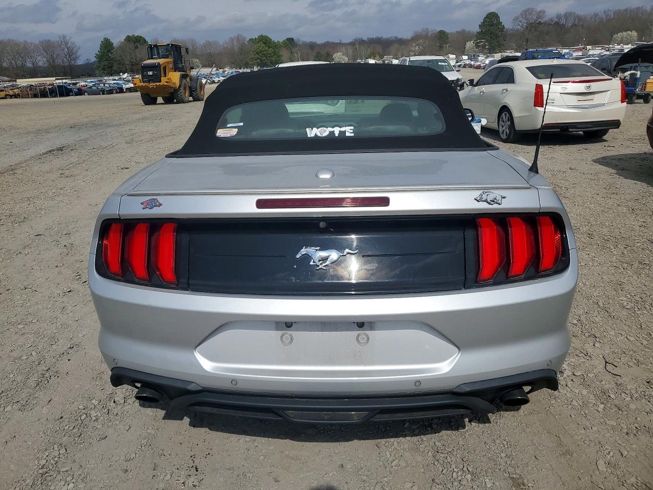 2019 Ford Mustang - Image 6