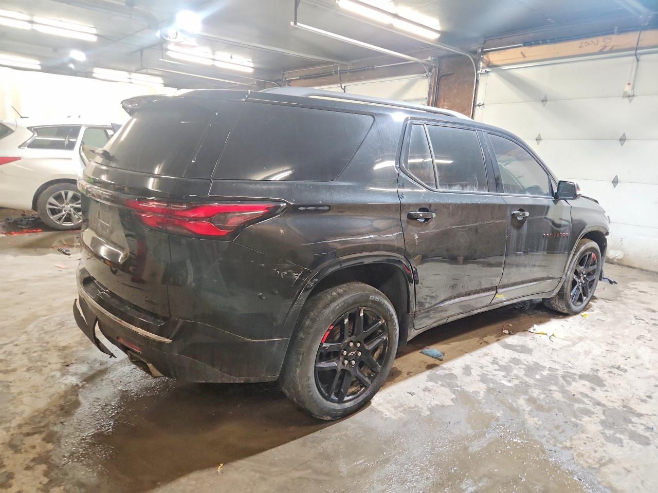 2022 Chevrolet Traverse Premier - Фото 3