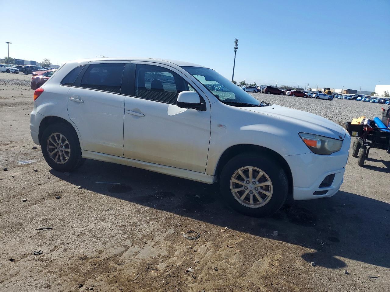 2011 Mitsubishi Outlander Sport Es - Фото 4