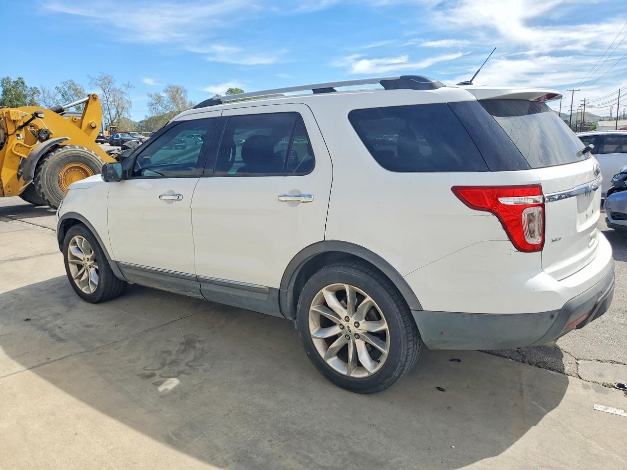 2013 Ford Explorer Xlt - Image 2