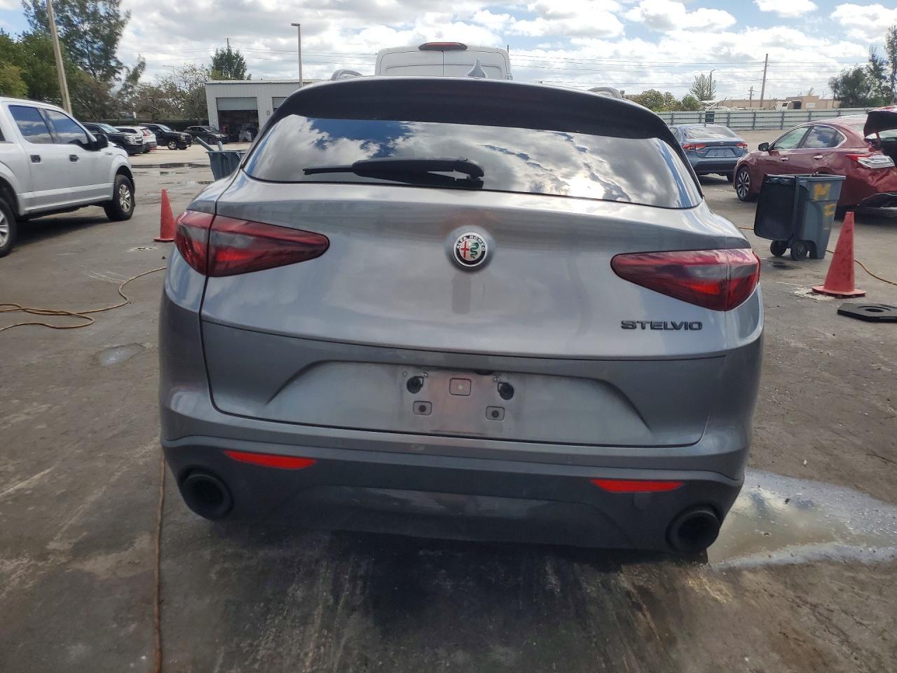 2020 Alfa Romeo Stelvio - Фото 6