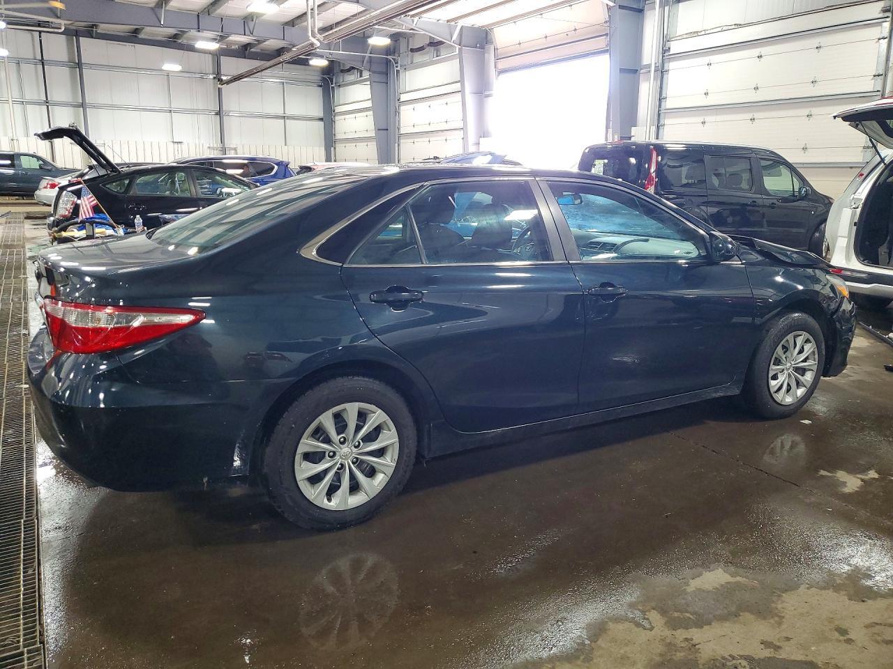 2016 Toyota Camry Le - Image 3