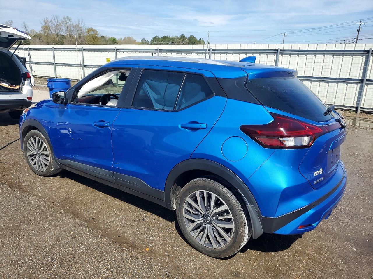 2023 Nissan Kicks Sv - Image 2