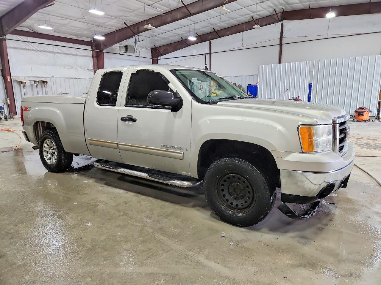 2007 GMC New Sierra C1500 - Image 4