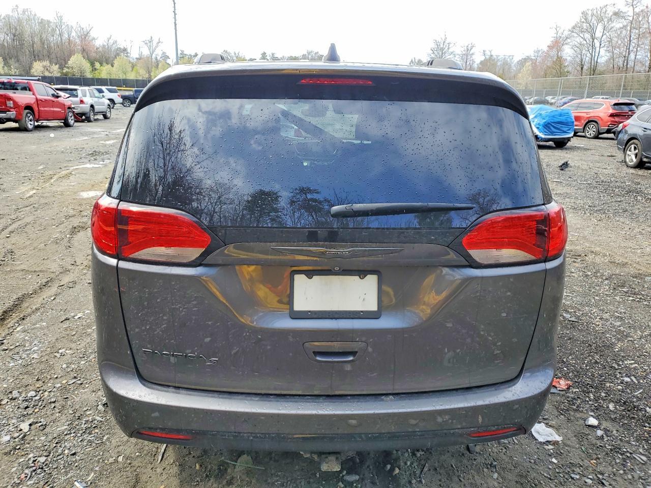 2018 Chrysler Pacifica Touring L Plus - Фото 6