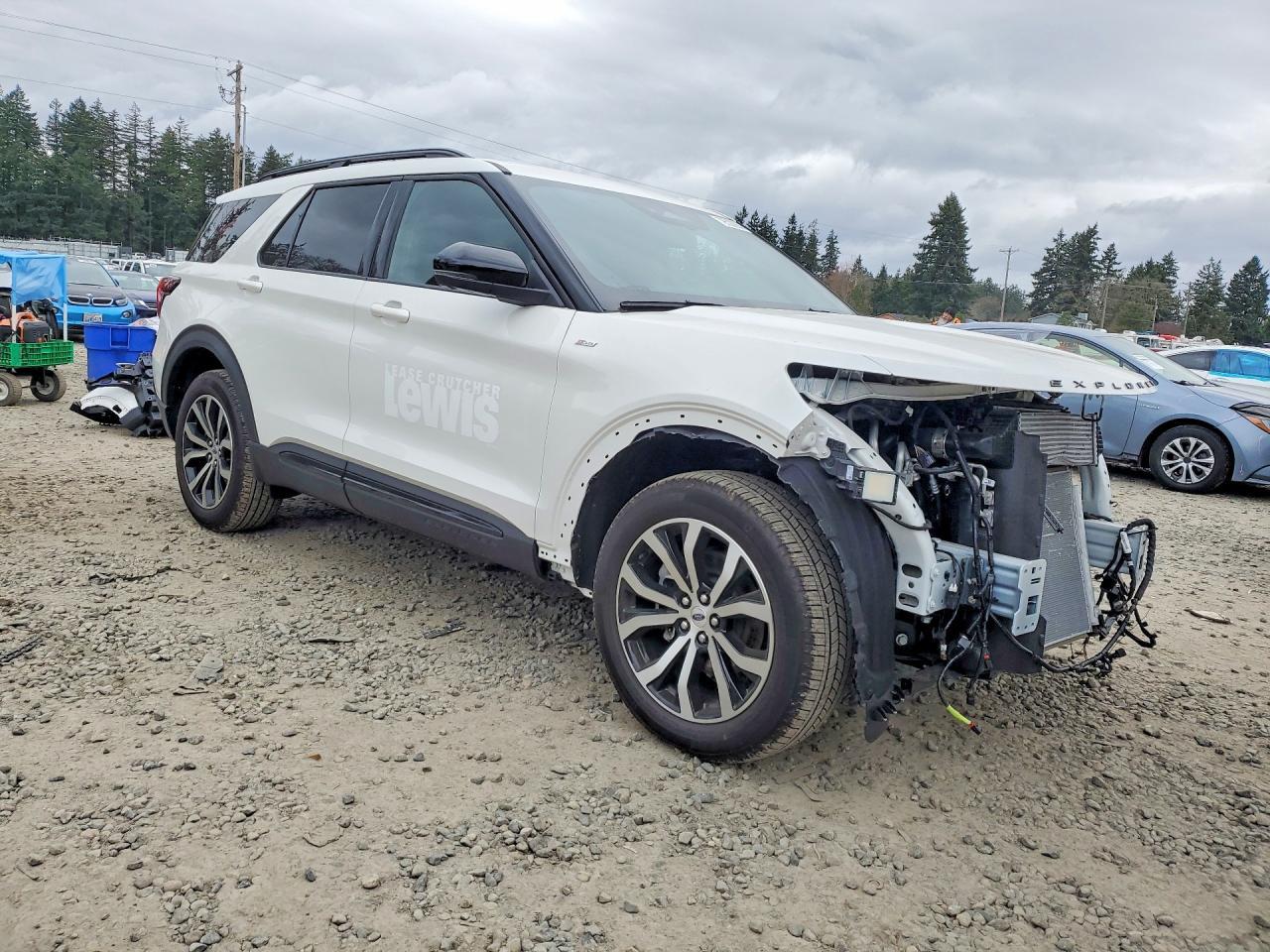 2025 Ford Explorer St-Line - Image 4