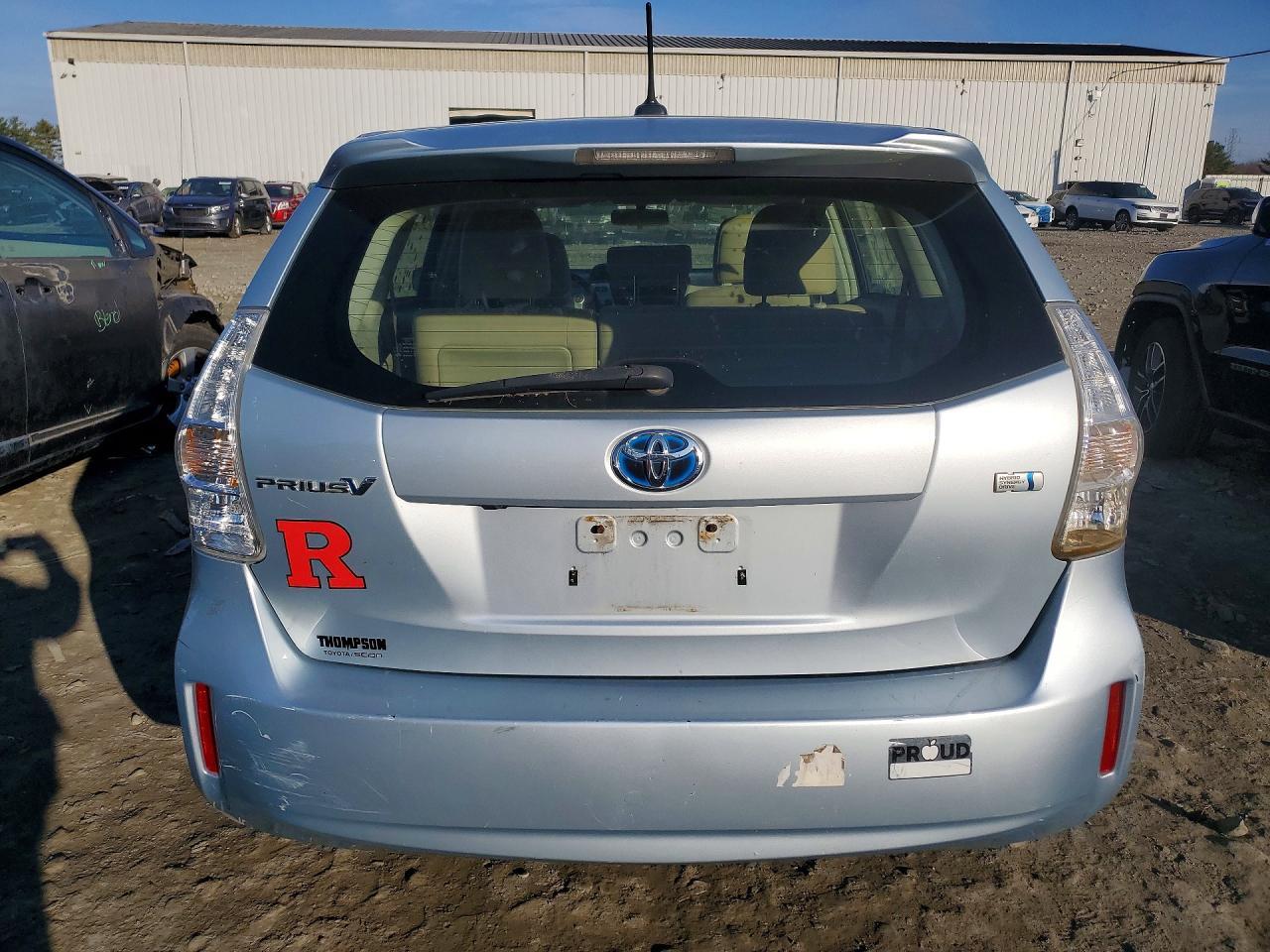 2013 Toyota Prius V - Image 6
