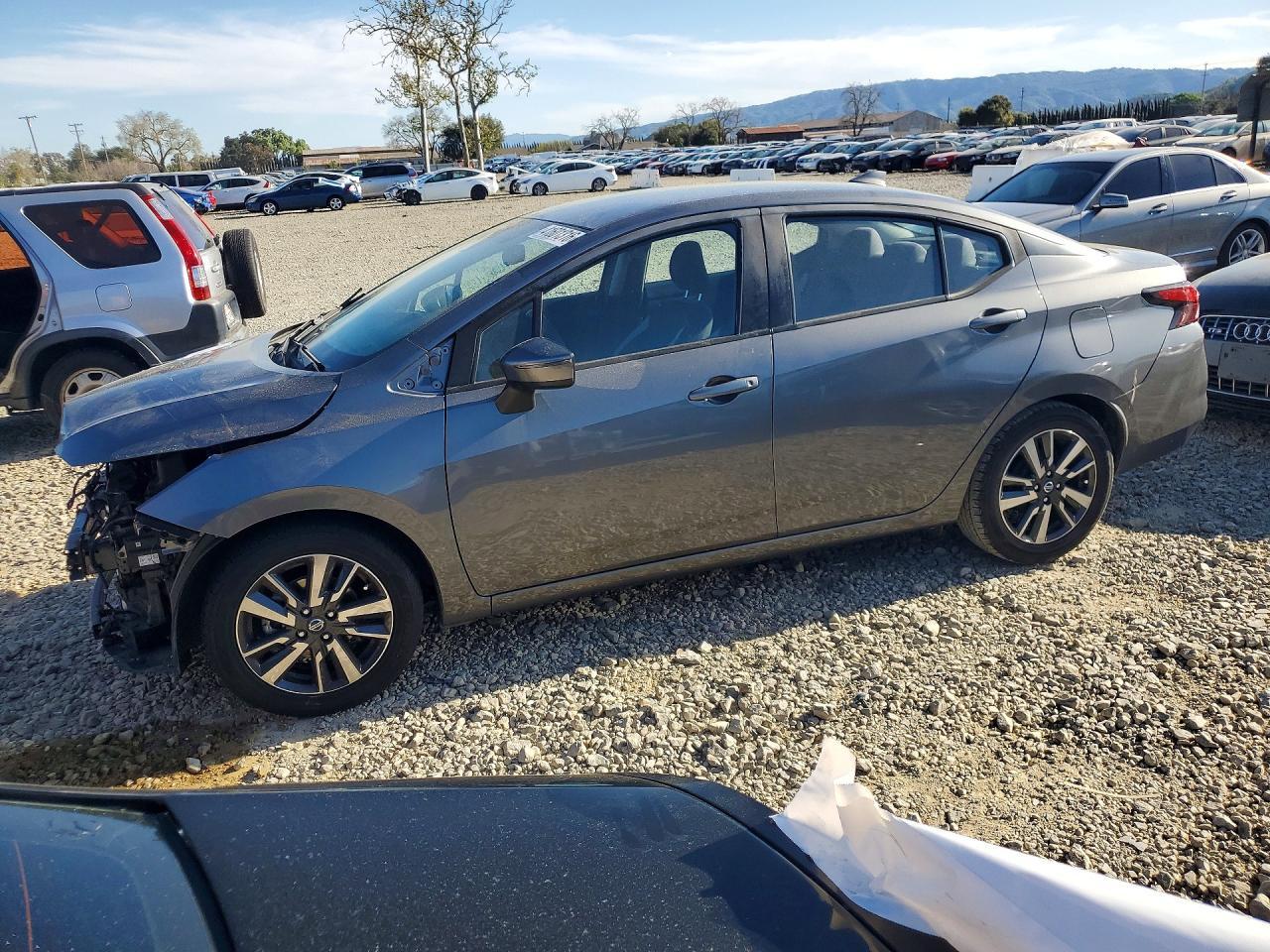 2021 Nissan Versa Sv