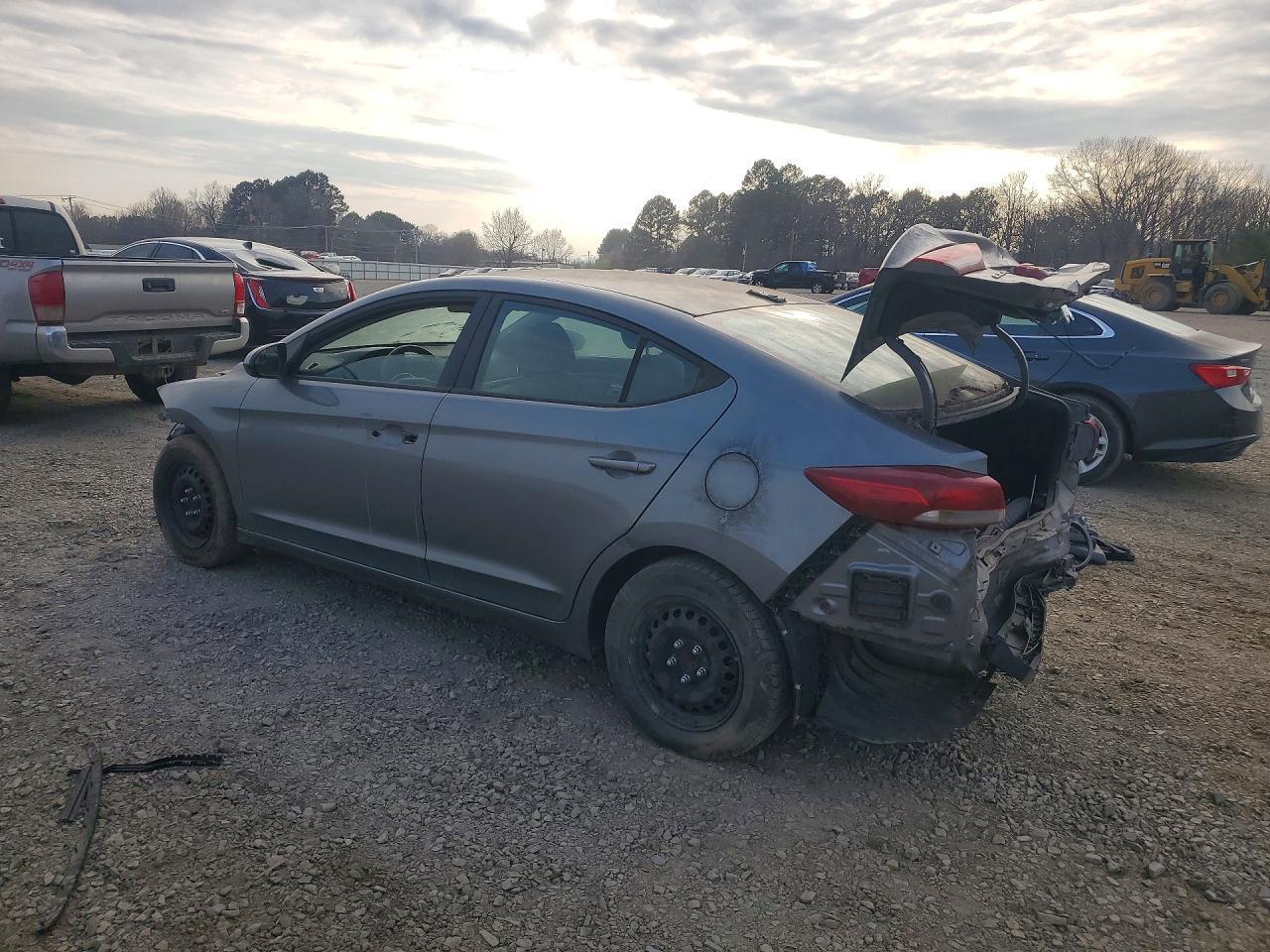 2017 Hyundai Elantra Se - Image 2