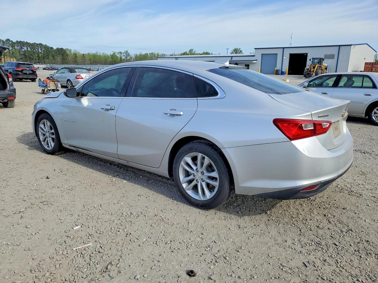 2018 Chevrolet Malibu Lt - Image 2