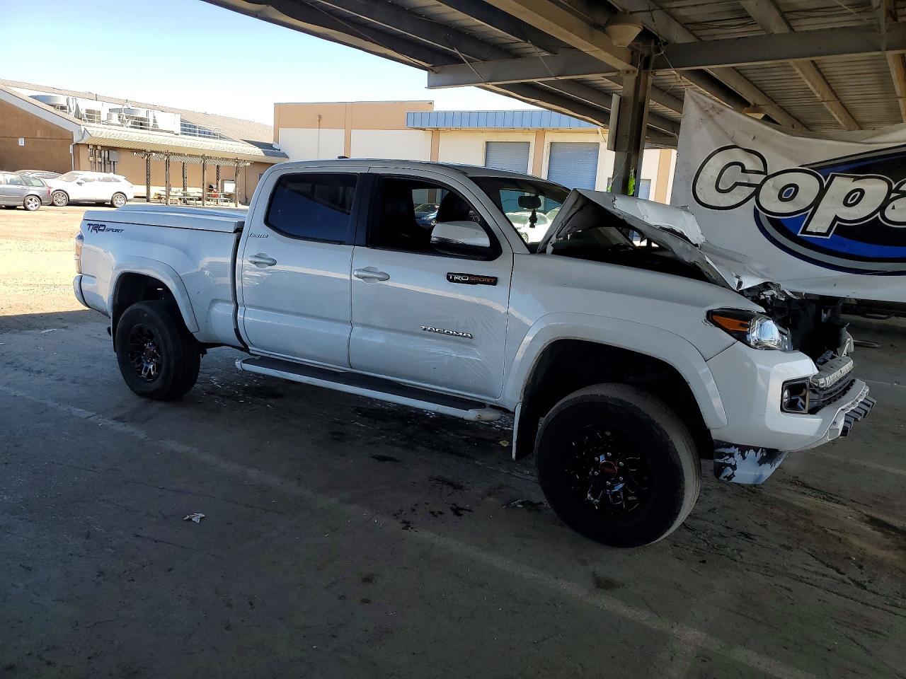 2016 Toyota Tacoma Trd Sport - Image 4
