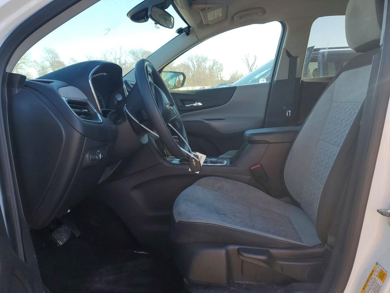 2022 Chevrolet Equinox Ls - Image 7