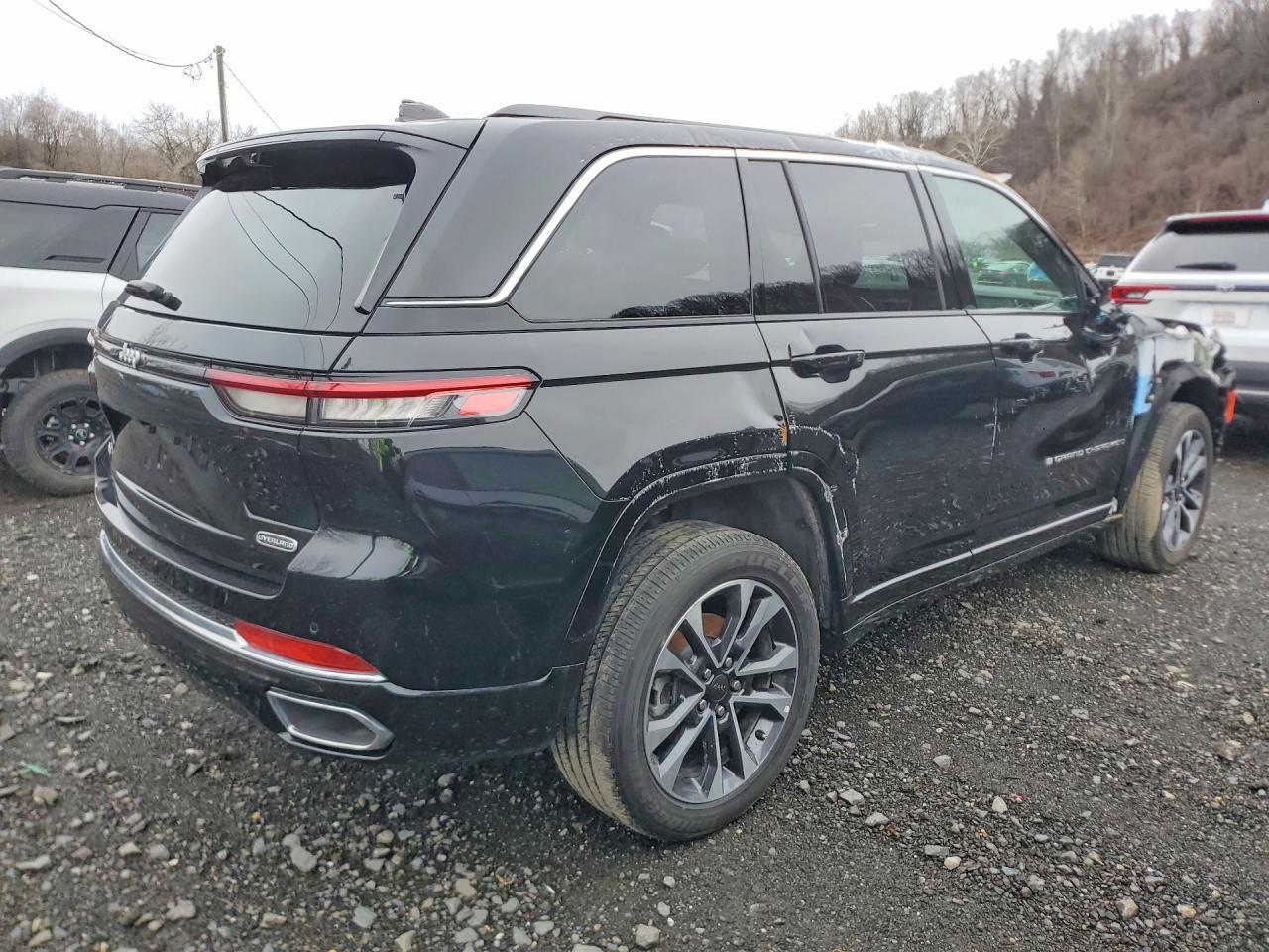2025 Jeep Grand Cherokee Overland - Фото 3