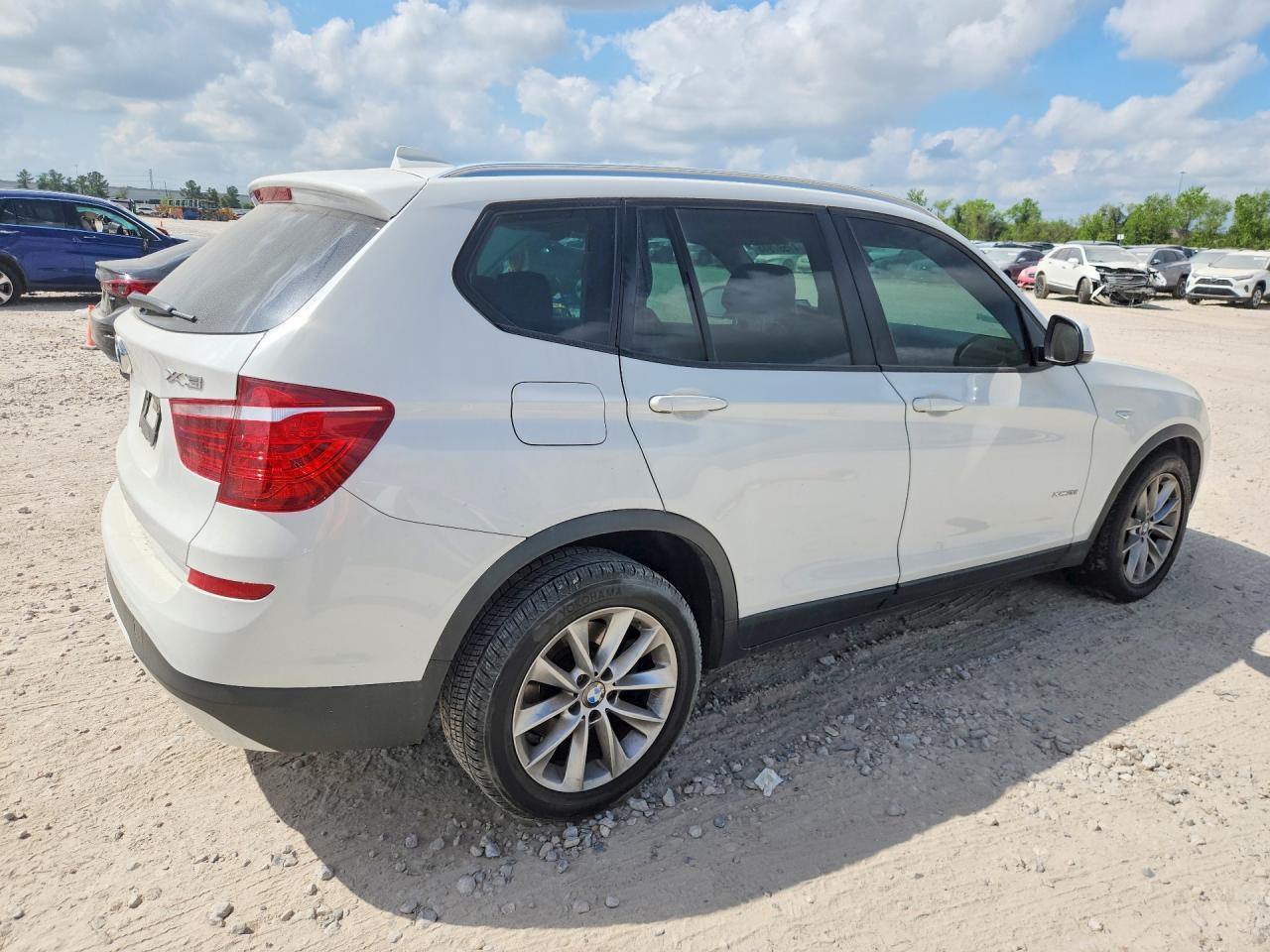 2017 BMW X3 xDrive28I - Фото 3