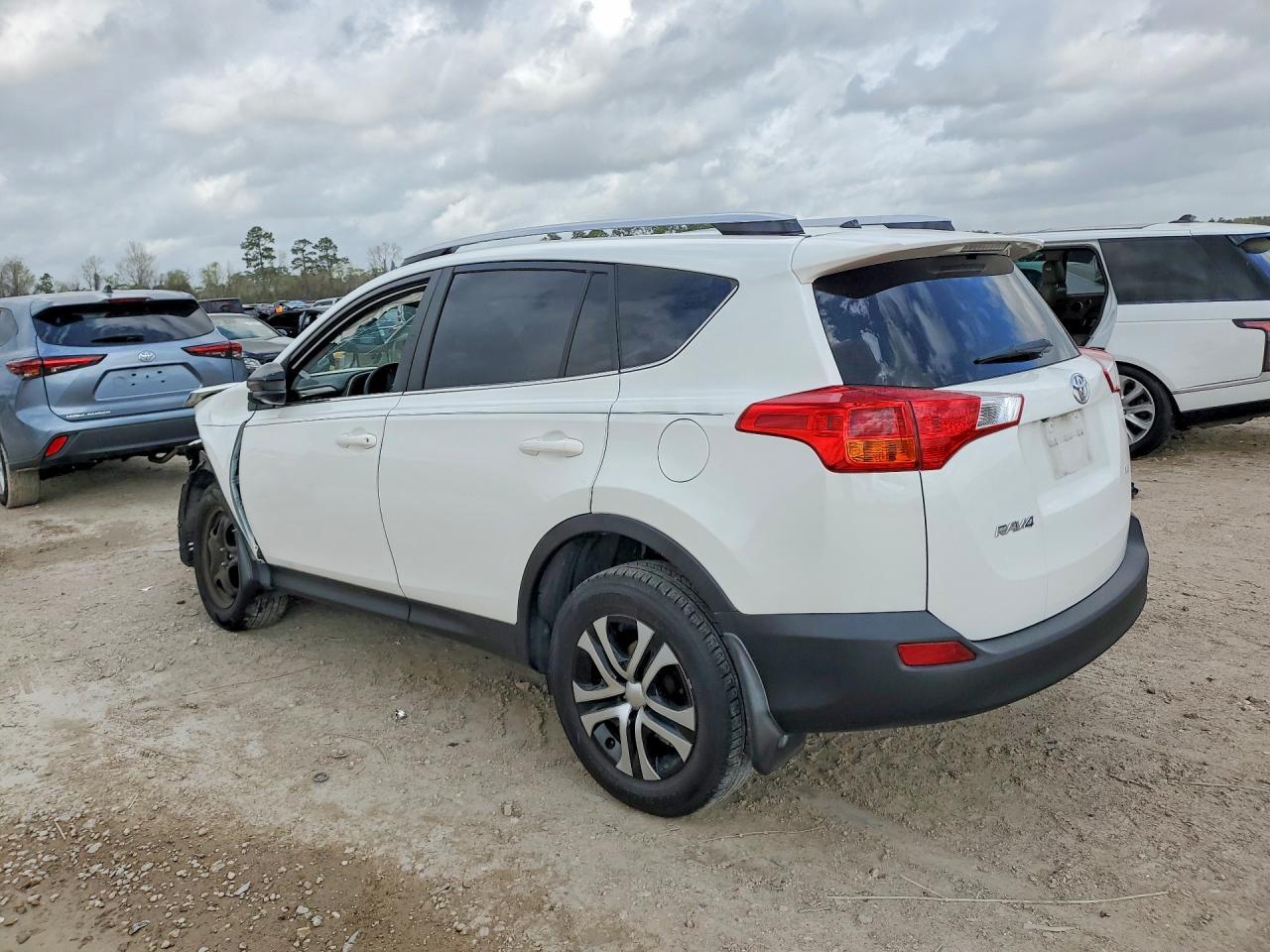 2015 Toyota Rav4 Le - Фото 2