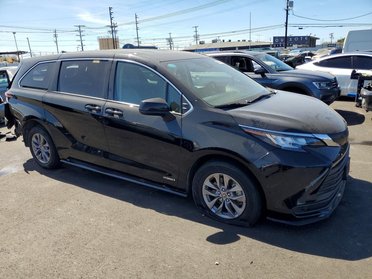 2021 Toyota Sienna Le 8-Passenger - Фото 4