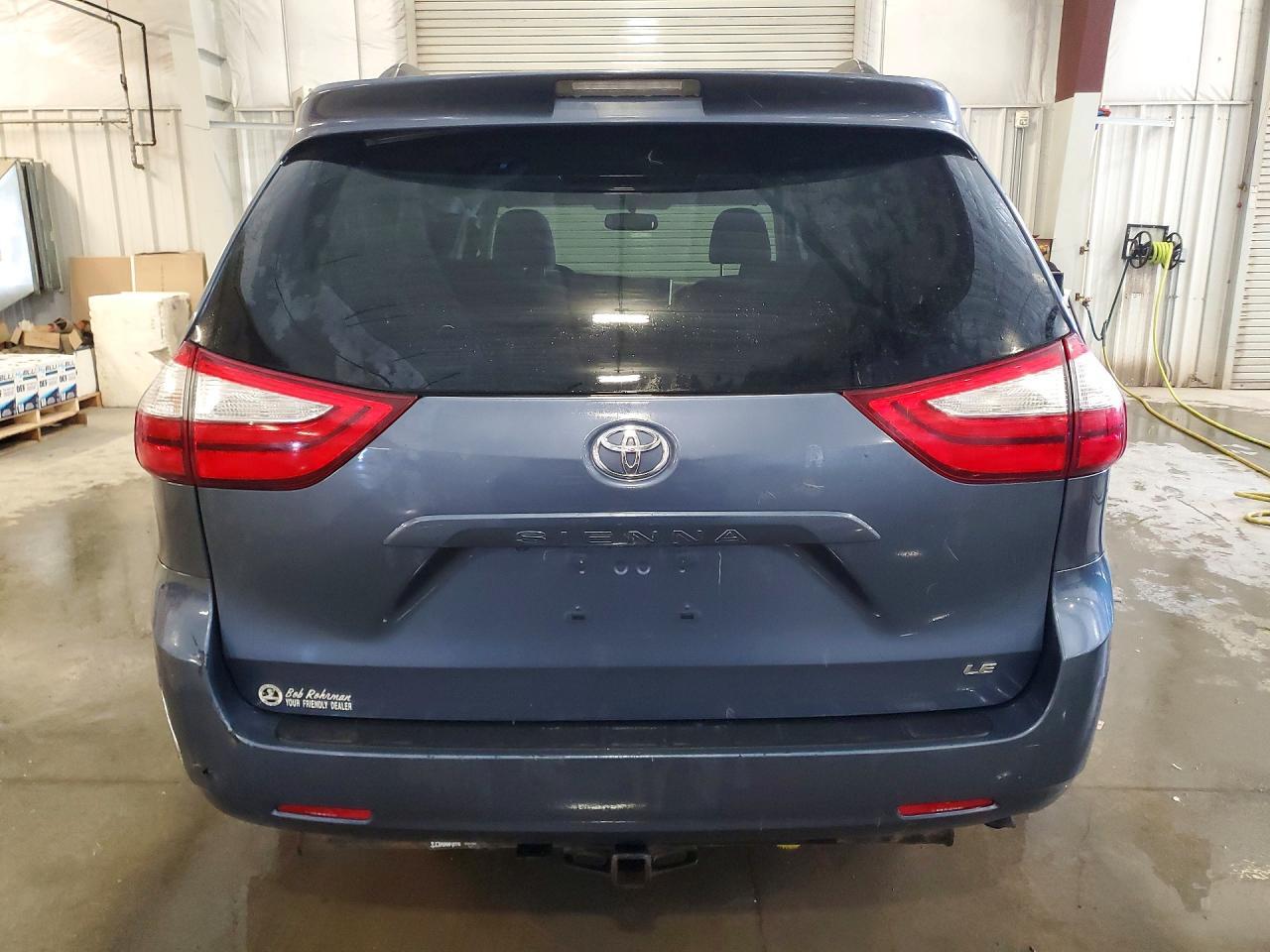 2015 Toyota Sienna - Фото 6