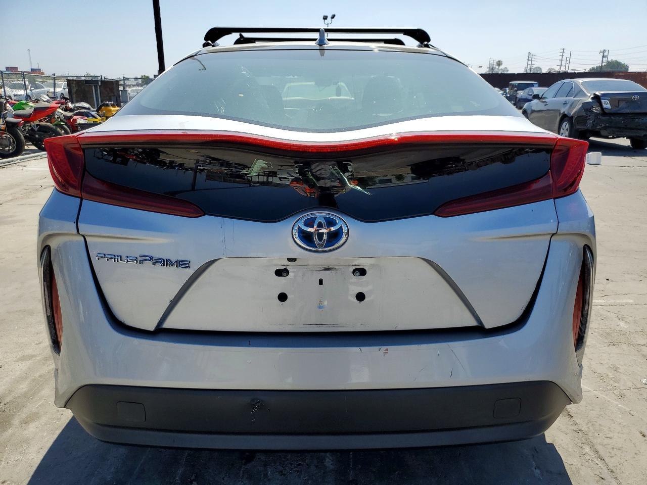 2017 Toyota Prius Prime Plus - Фото 6