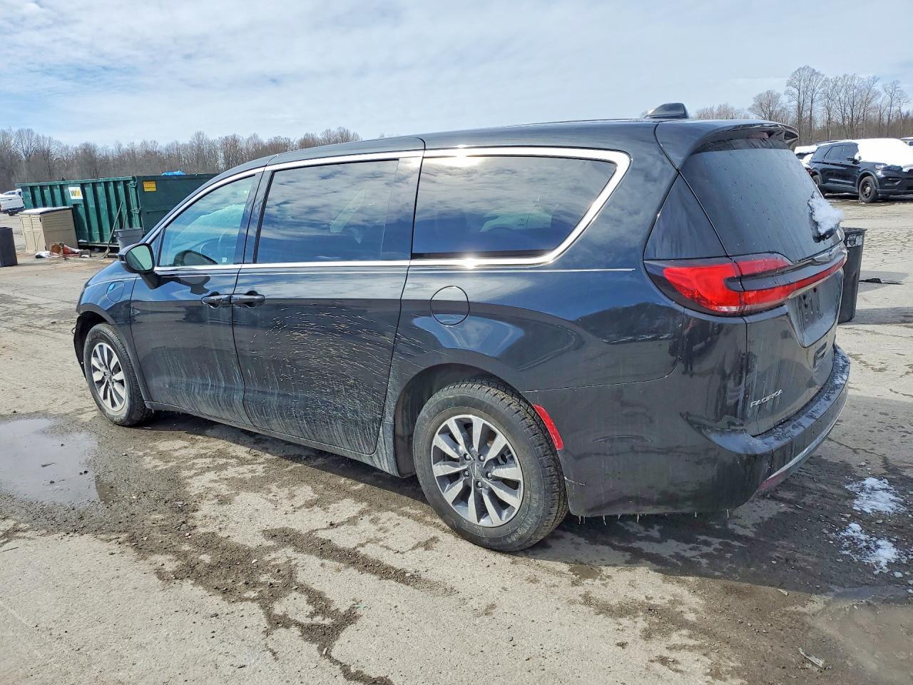 2023 Chrysler Pacifica Hybrid Touring L - Фото 2