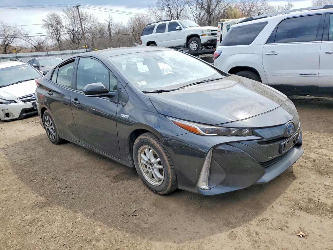 2022 Toyota Prius Prime Le - Image 4