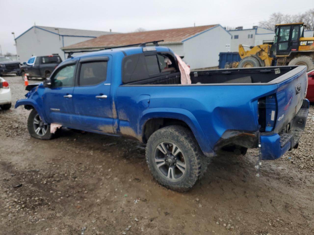 2017 Toyota Tacoma Double Cab - Фото 2