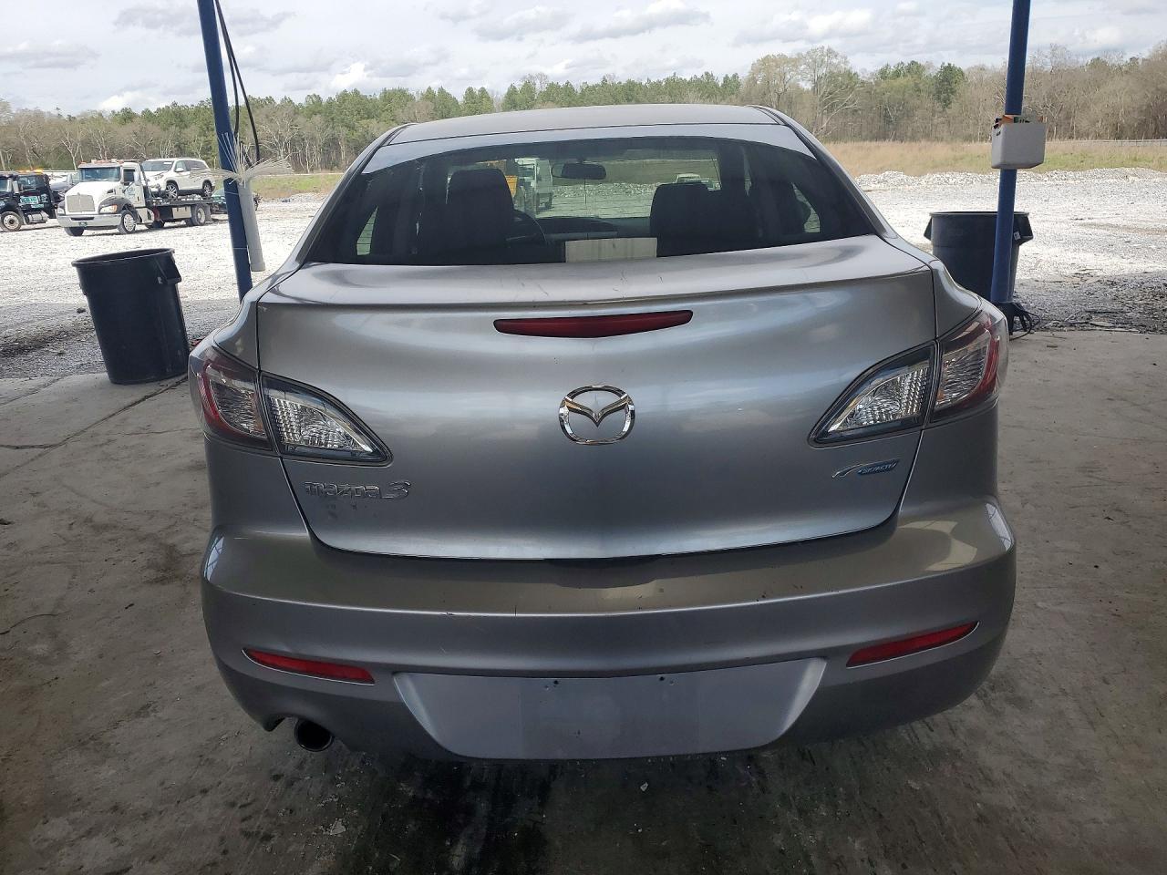 2012 Mazda 3 I - Image 6