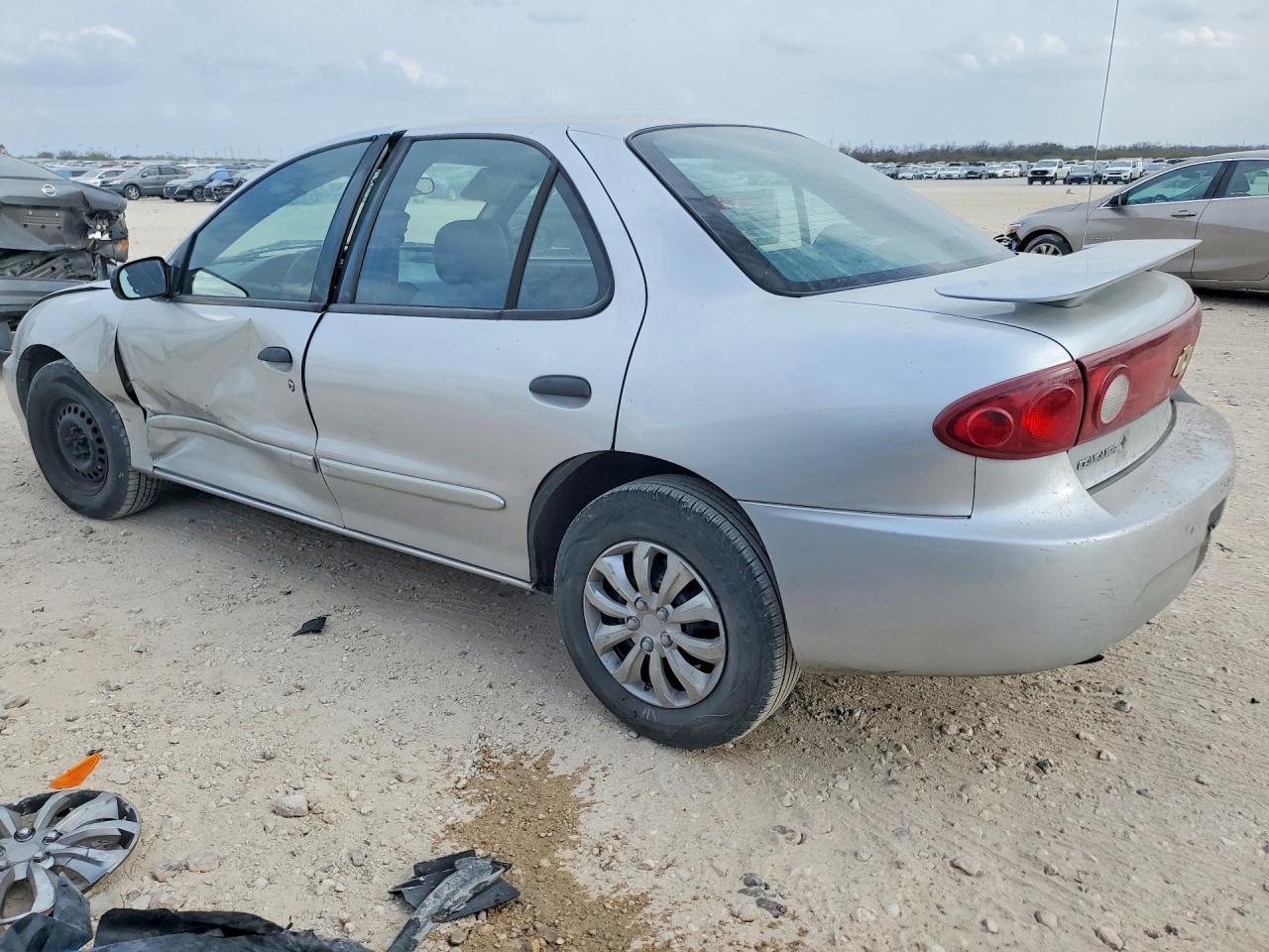 2004 Chevrolet Cavalier - Фото 2
