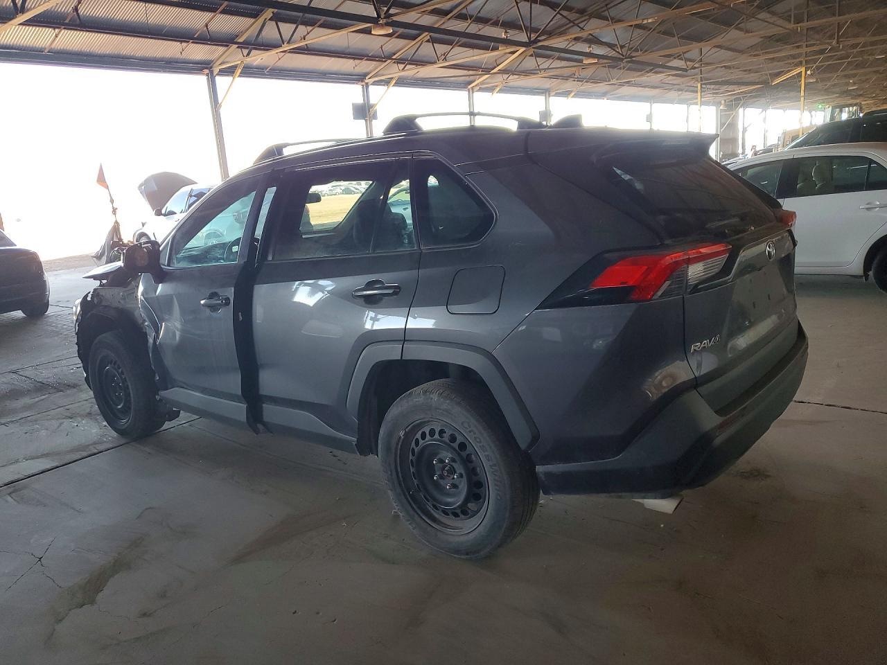 2021 Toyota Rav4 Le - Фото 2