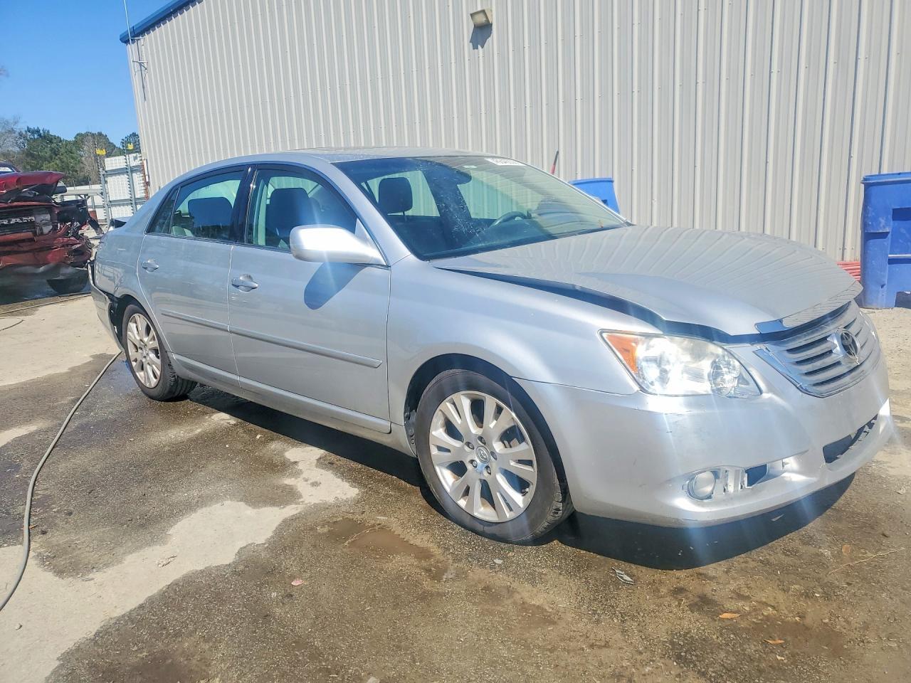 2010 Toyota Avalon Xls - Image 4