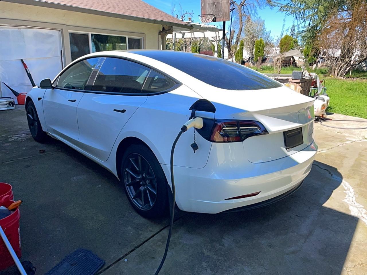 2022 Tesla Model 3 - Фото 3