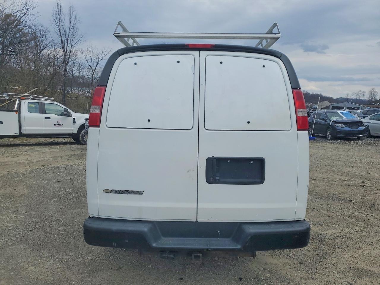 2019 Chevrolet Express 2500 Cargo Utility / Service Van - Фото 6
