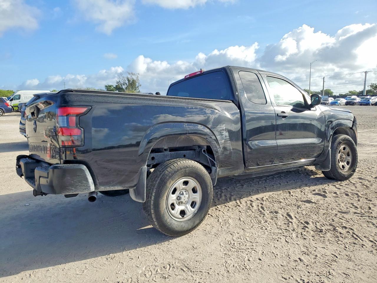 2022 Nissan Frontier S - Фото 3