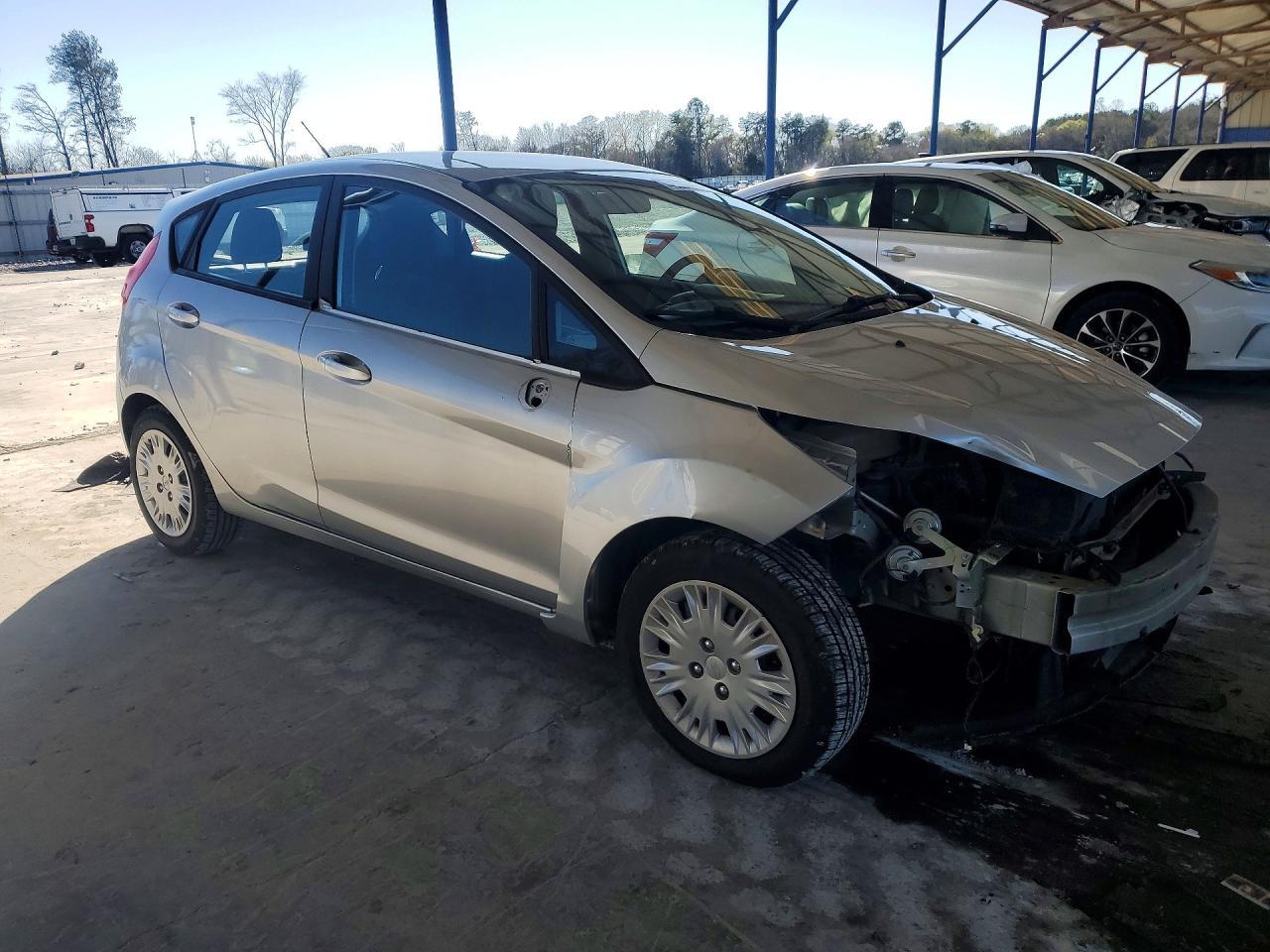 2016 Ford Fiesta S - Фото 4