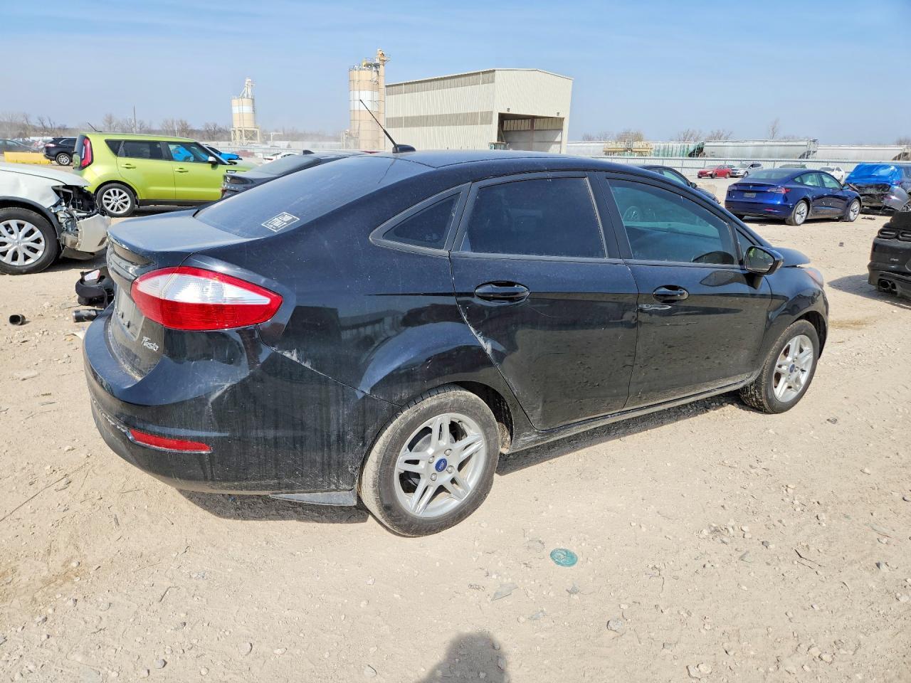 2018 Ford Fiesta Se - Фото 3