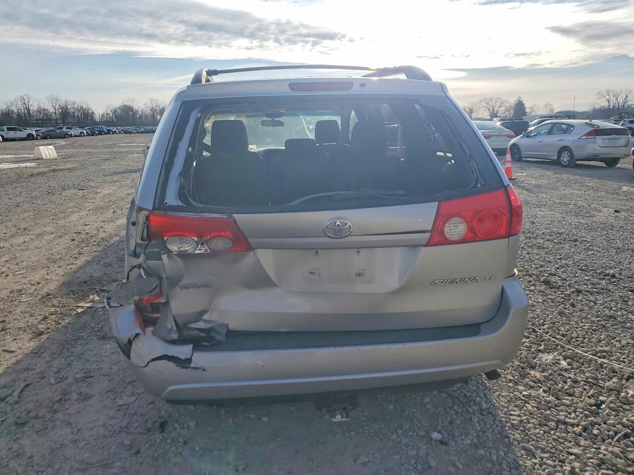 2009 Toyota Sienna Le 8-Passenger - Фото 6